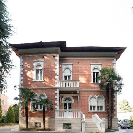 B&B Matteotti Luxury Home Виньола Экстерьер фото