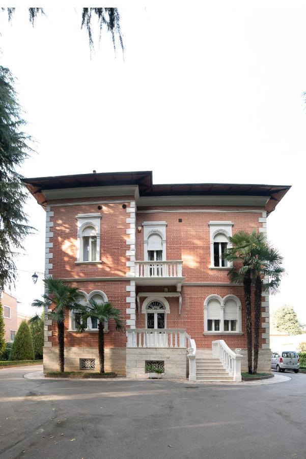 B&B Matteotti Luxury Home Виньола Экстерьер фото
