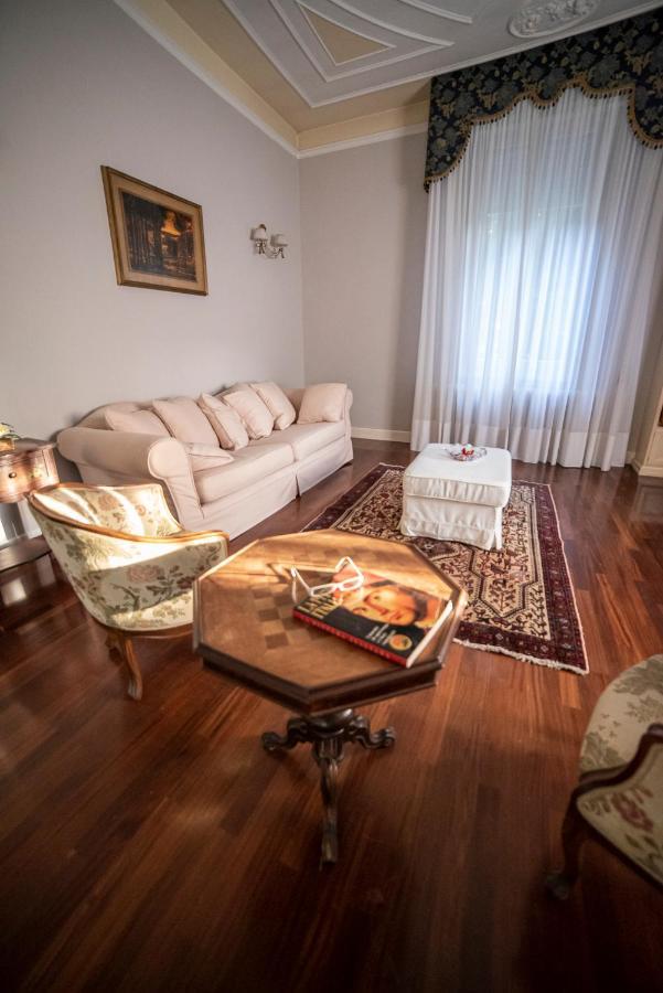 B&B Matteotti Luxury Home Виньола Экстерьер фото